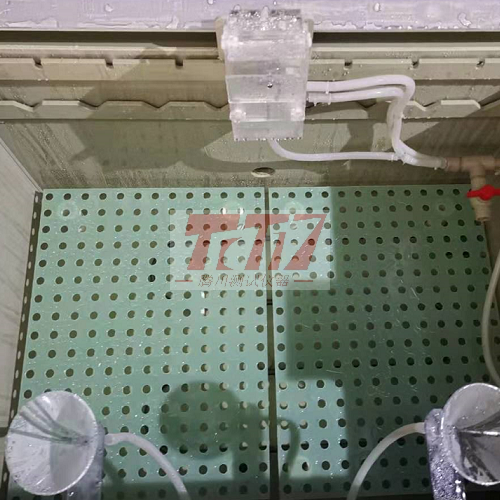 鹽霧箱底闆